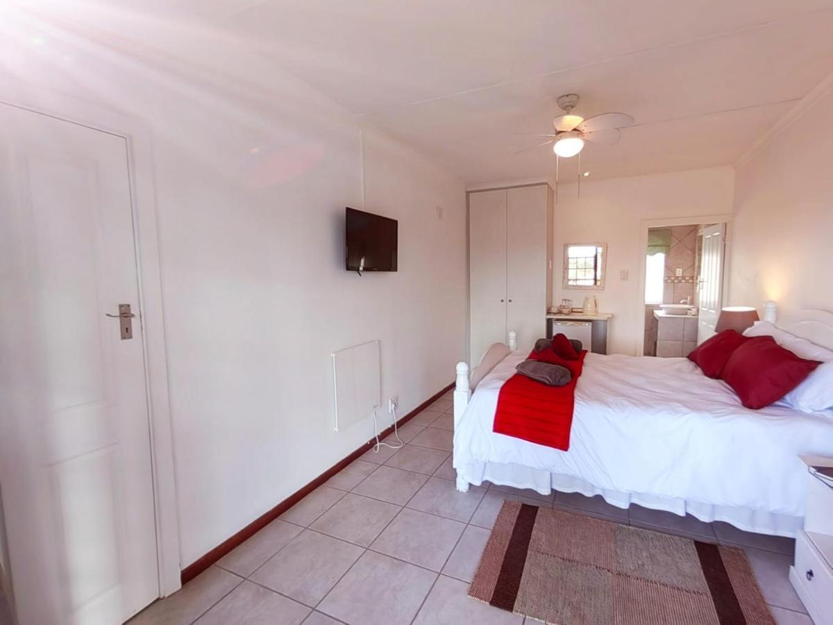 Aviators Paradise Guest House Mossel Bay Exterior photo