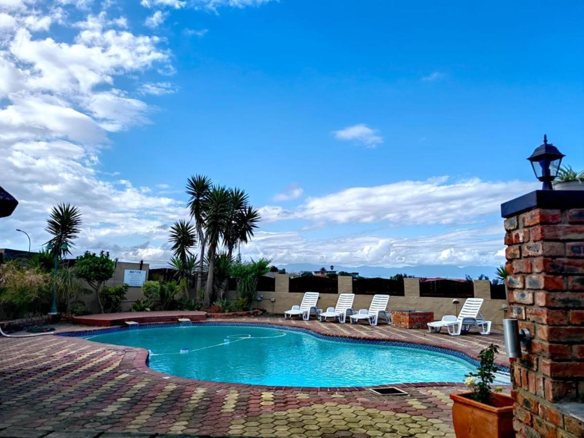 Aviators Paradise Guest House Mossel Bay Exterior photo